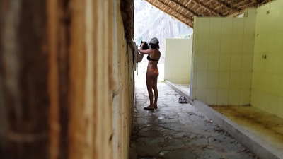 ispan universitet həmkarına casus kamera